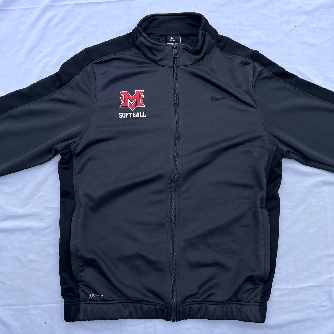 NIKE Softball Training Jacket (Category: Coats, Jackets and Outerwear) located in Manila. Submitted by gelodeclutterist (Listing ID 1349579067, Image 1). Description: For sale! NIKE Softball Training Jacket Size L No issue Negotiable! (Drop offers) Can do meet-ups or ship via JNT/Lalamove 499 only + SF Take note: Color may vary due to lighting.