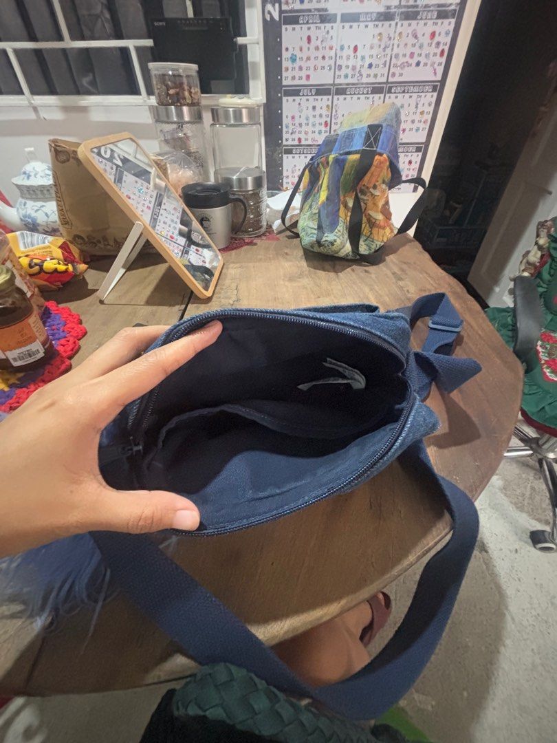 Levi’s Bag (Category: Cross-body Bags) located in Makati City. Submitted by mkgrcb (Listing ID 1349640500, Image 3). Description: Original Price: 1700 Used once or twice. The doll on the side can be removed - attached only using a pin..