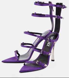 (Category: ) located in . Submitted by ranshoelovecollections (Listing ID 1349678083, Image 1). Description: .