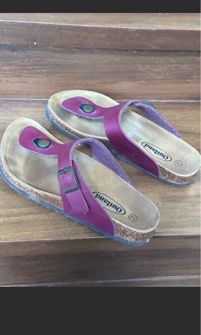Outland Memphis Women's (Category: Flats & Sandals) located in Tacloban City. Submitted by preluvdby_e (Listing ID 1349707065, Image 1). Description: .