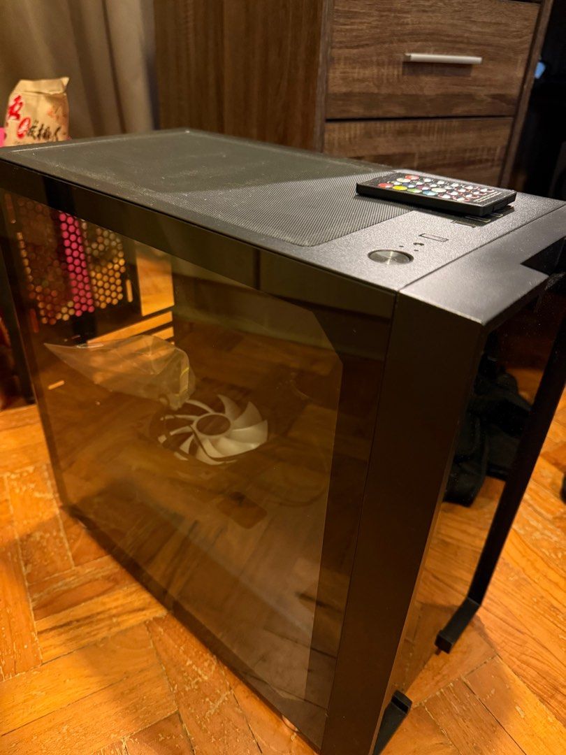 PC Case Tecware Void M (Category: Other Accessories) located in Singapore. Submitted by bokw_ (Listing ID 1349603473, Image 1). Description: PC case still in good condition.