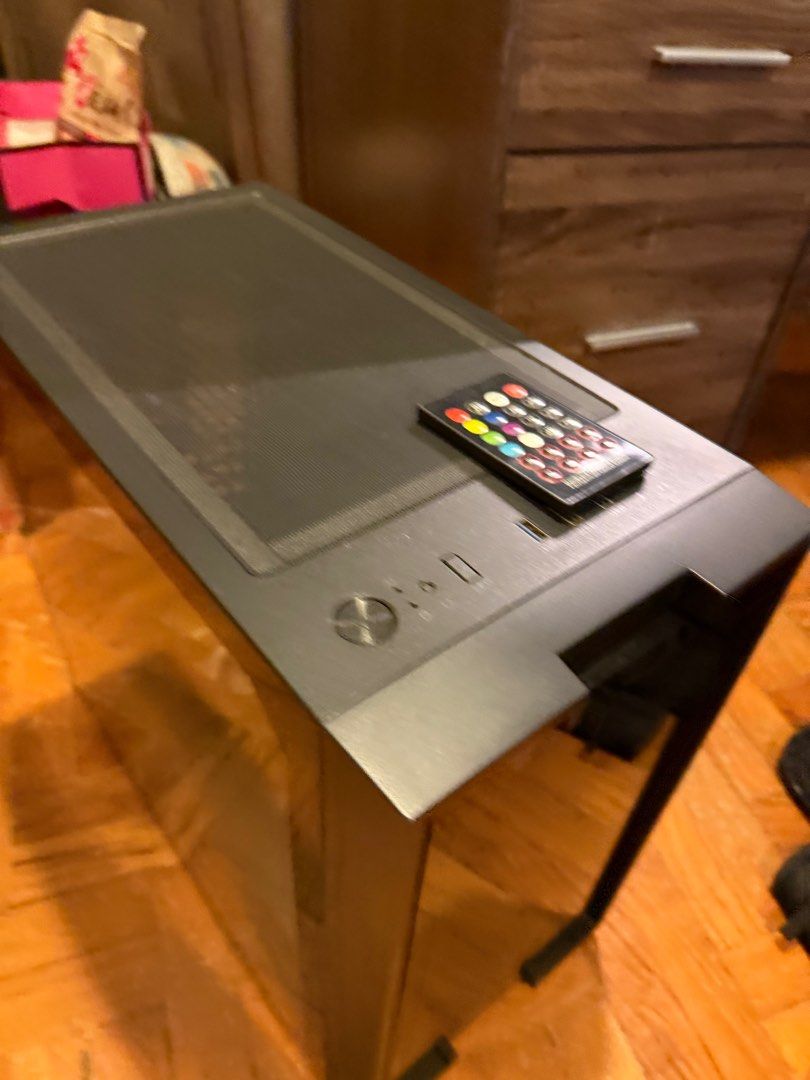 PC Case Tecware Void M (Category: Other Accessories) located in Singapore. Submitted by bokw_ (Listing ID 1349603473, Image 2). Description: PC case still in good condition.