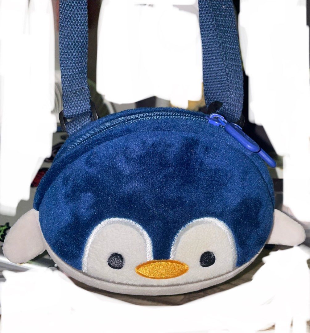 penguin sling shoulder bag (Category: Cross-body Bags) located in Taguig. Submitted by haevnly (Listing ID 1349674265, Image 1). Description: ₱150 + shipping fee - bought this in Singapore back in 2022 - i dont remember where tho but the tag has a printed brand called ‘sulercute’ - only used during 2022 and has been displayed ever since x sensitive buyers ! payment: maya (bank transfer if buyer is using gcash) delivery: jnt, grab, lalamove dm for