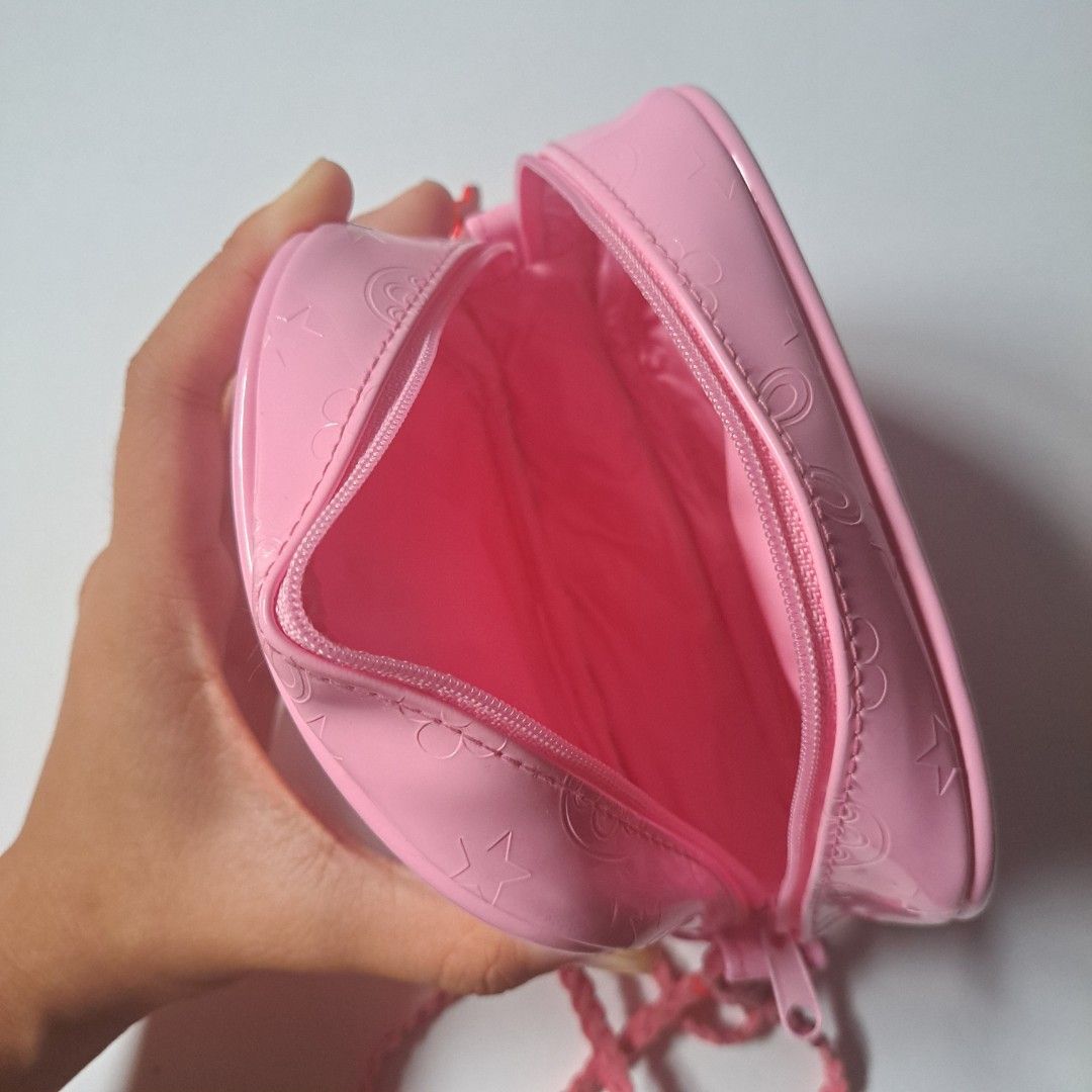Pink mezzo piano sling bag (Category: Sling Bags) located in M'Lang. Submitted by ardinelle.finds (Listing ID 1349692013, Image 3). Description: .