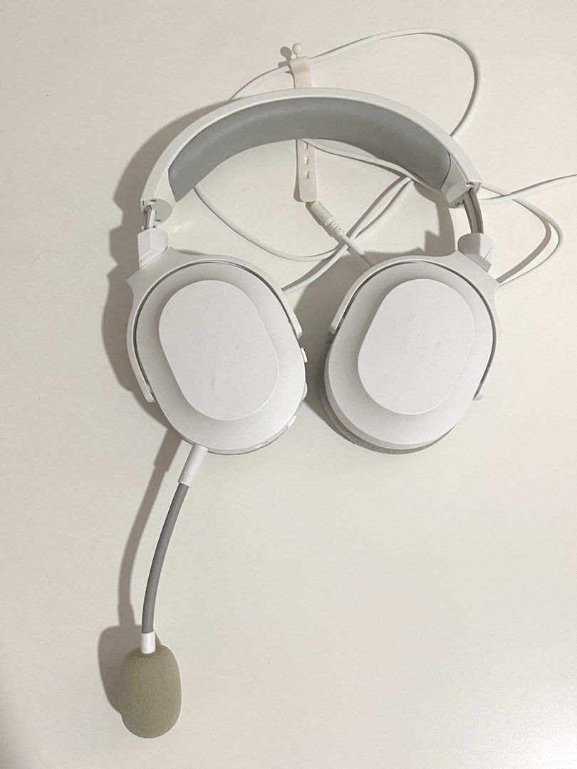 RAZER BARRACUDA X 2022 (Mercury Edition) (Category: Headphones & Headsets) located in Manila. Submitted by mdc.25 (Listing ID 1343380036, Image 2). Description: RAZER BARRACUDA X 2022 (Mercury Edition) ✅ complete w/ box ✅ Condition: w/ stains on original cushions ✅ LP posted (lowered price); DM if sure buyer ⛔️ No Return/Exchange ✅ MODE OF PAYMENT GCASH BANK TRANSFER DM to purchase/photos/details/inquiries Thank you!.