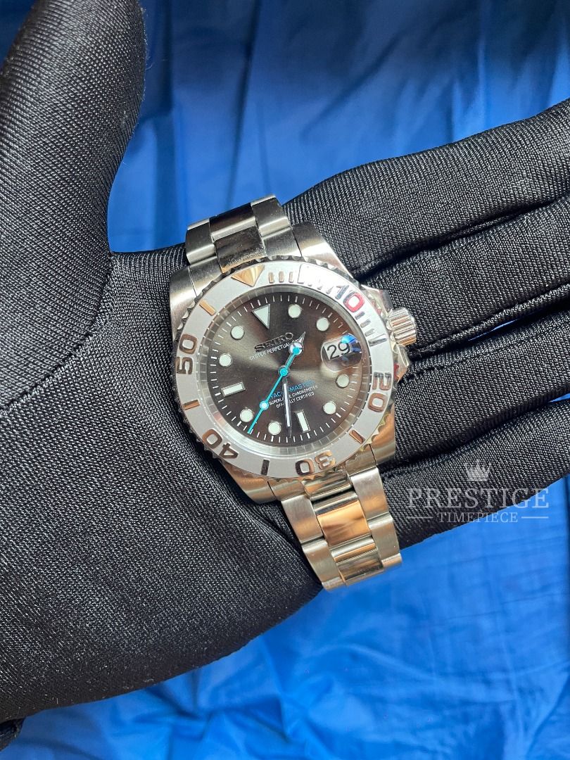 Seiko Mod Yacht-Master Rhodium (Category: Men's Watches) located in Pasig City. Submitted by zaphree (Listing ID 1349621125, Image 2). Description: Seiko Mod Yacht-Master Rhodium ✅ NH35A Automatic Seiko Japan Movement ✅Case Size 40mm ✅Oyster Bracelet ✅Sapphire Crystal Glass ✅With box and paperbag 🔥 Blue Luminous 💰 Price: 6,499 🚚 Shipping Nationwide 📩 DM us for inquiries or secure checkout links. Payment Options: Gcash, Bank transfers 🔗 Visit