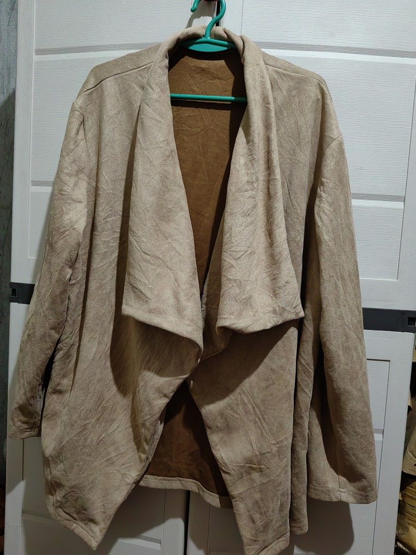 Shein coat for women 2XL (Category: Coats, Jackets and Outerwear) located in Daraga. Submitted by swiftted (Listing ID 1349670188, Image 1). Description: 2XL on tag with belt slot peronwala n yublng belt no other issue jnt /lbc courier cop available need atleast 50dp.