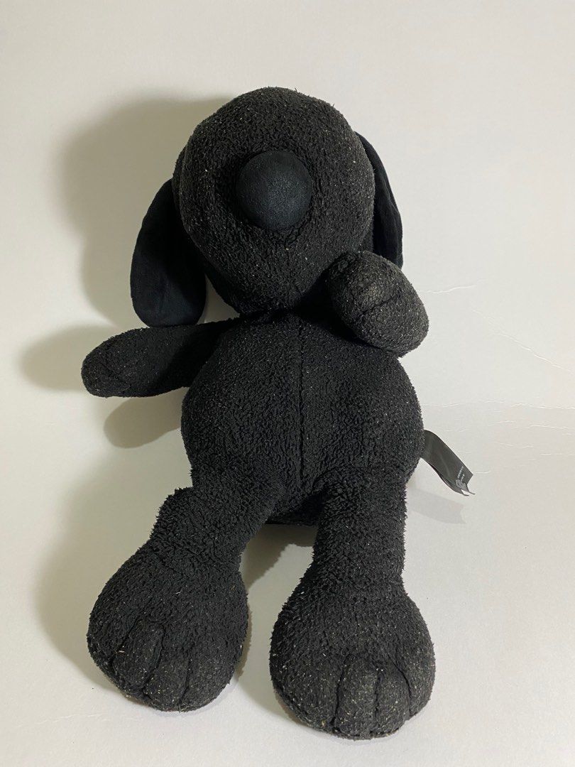 SNOOPY KAWS X PEANUTS (Category: Plushies & Soft Toys) located in Quezon City. Submitted by thegoodkidscloset2.0 (Listing ID 1349706426, Image 2). Description: UNIQLO KAWS X PEANUTS SNOOPY PLUSH TOY ✅Very good condition ✅58cm length ✅No issues ✅Negotiable price .
