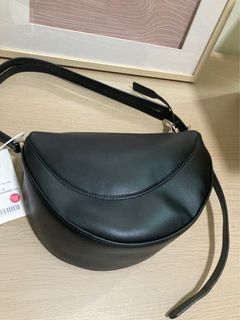 (Category: ) located in . Submitted by ongpang (Listing ID 1349652271, Image 1). Description: .