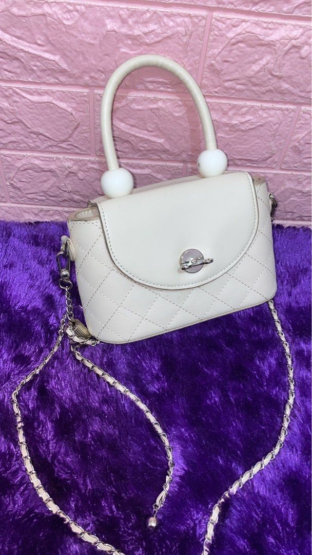 Tas ck kokoh (Kategori: Tas & Dompet Wanita) berada di Medan. Dikirim oleh titin_secondstuff (ID iklan 1349635547, Gambar 2). Deskripsi: Tas ck gak ori ya beb Tapi kokoh bgt bahan berat.
