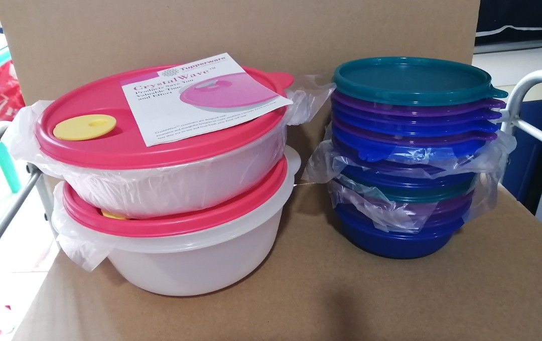 Tupperware Bundle 4 (Category: Food Organisation & Storage) located in Singapore. Submitted by doboey (Listing ID 1349632002, Image 2). Description: Assorted Tupperwares (big n small, worth more than $50/-). Self-collect from S-680420.