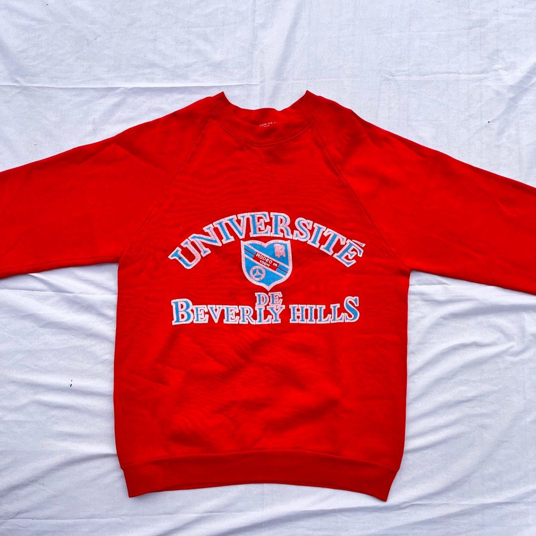 University of Beverly Hills Pull-over (Category: Coats, Jackets and Outerwear) located in Manila. Submitted by gelodeclutterist (Listing ID 1349612618, Image 1). Description: For sale! Université de Beverli Hills Size M W19” x L25” Issue: Crack prints Slightly nego (Drop offers) Can do meet-ups around Manila or ship via JNT/Lalamove 199 only + SF Take note: Color may vary due to lighting .