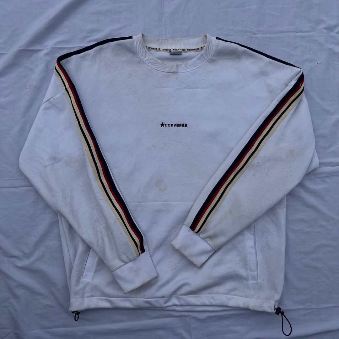 Vintage Converse Pull over (Category: Coats, Jackets and Outerwear) located in Manila. Submitted by gelodeclutterist (Listing ID 1349561102, Image 3). Description: For sale! Vintage Converse Pull-over Size L to XL Issue: Washable stain, Lint(himulmol) Slightly nego (Drop offers) Can do meet-ups around manila or ship Via JNT/Lalamove 249 only + SF Take note: Color may vary due to lightning.