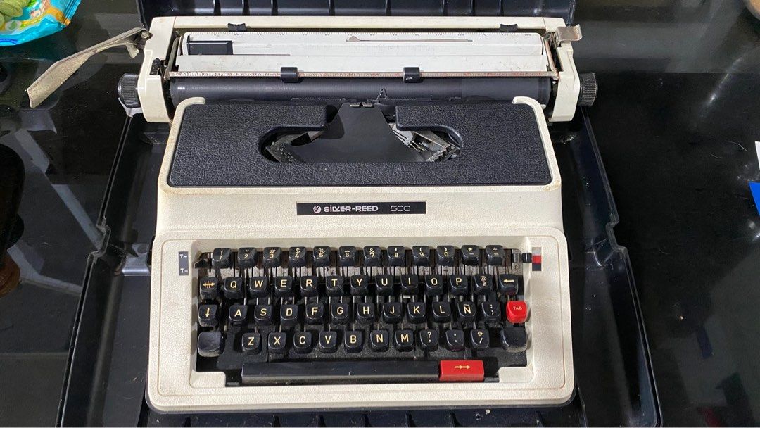 Vintage Silver Reed 500 Typewriter (Category: Office & Business Technology) located in Manila. Submitted by eyarti (Listing ID 1349682681, Image 1). Description: ✨ Fully functional with case ✨ Rare find ✨ Antique finds.