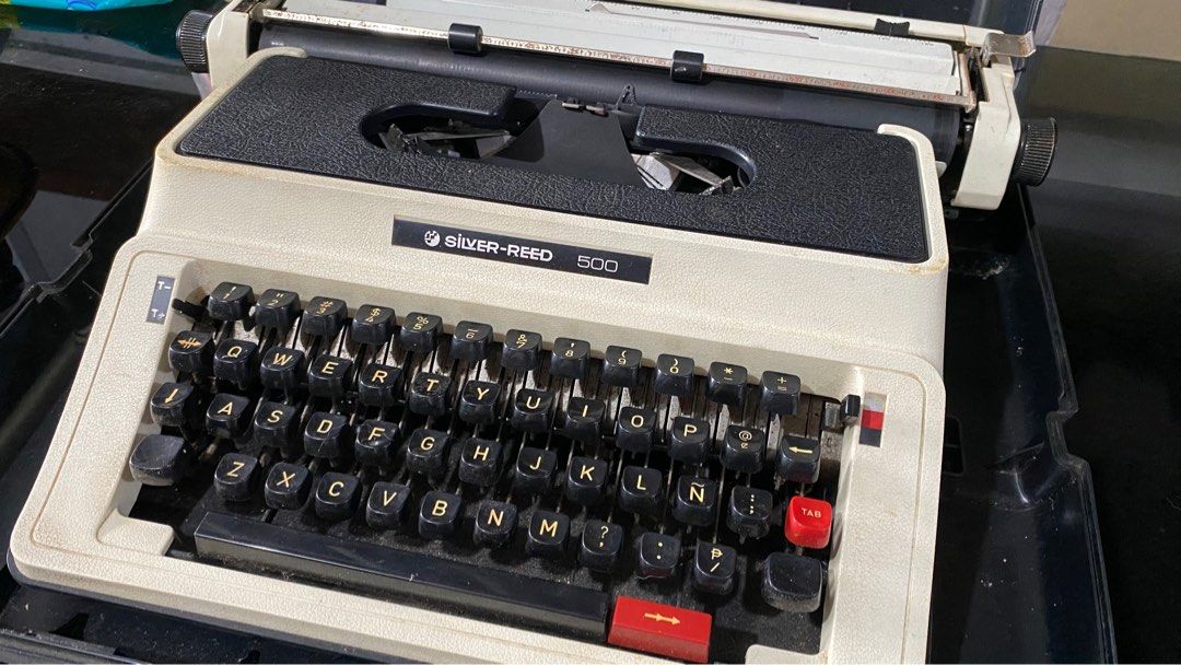 Vintage Silver Reed 500 Typewriter (Category: Office & Business Technology) located in Manila. Submitted by eyarti (Listing ID 1349682681, Image 3). Description: ✨ Fully functional with case ✨ Rare find ✨ Antique finds.