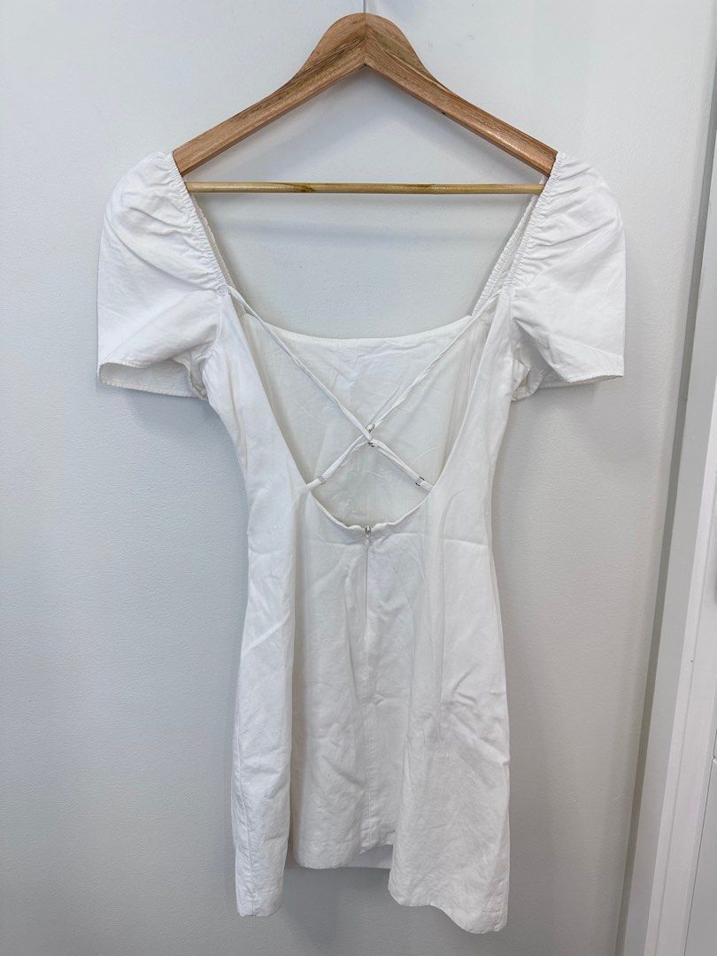 Zara Linen White Mini Dress (Category: Dresses) located in Cebu City. Submitted by sephoraly (Listing ID 1349631563, Image 2). Description: Used once sa pictorial ra Size: small Bought at Zara Ayala Center Cebu.