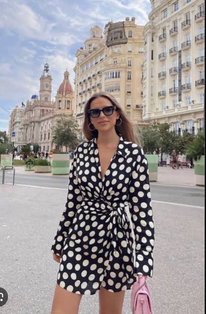 Zara polka dots wrap dress (Category: Dresses) located in Quezon City. Submitted by plushsize (Listing ID 1349607325, Image 1). Description: .