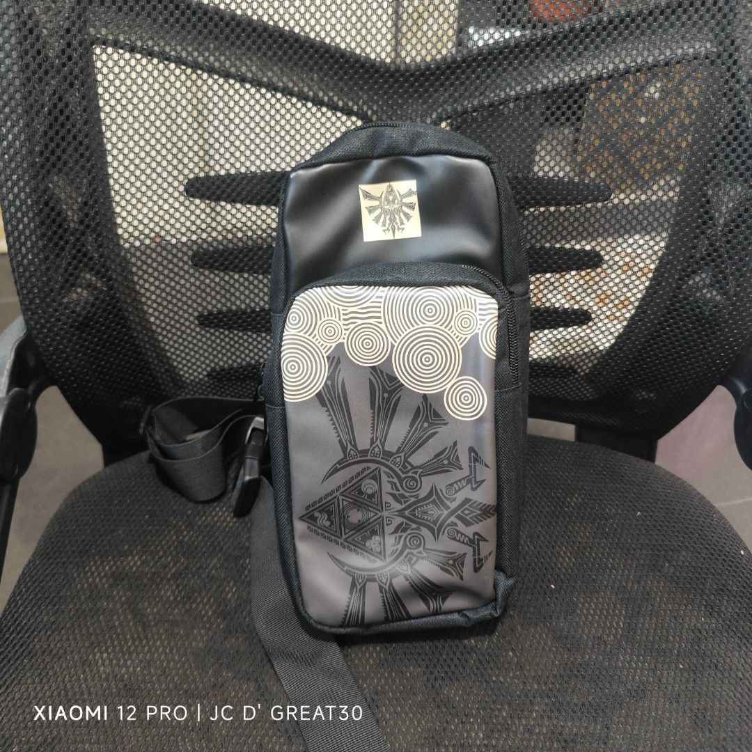 Zelda Sling Bag for Nintendo switch (Category: Cases & Covers) located in Quezon City. Submitted by shopme_gadget30 (Listing ID 1349649027, Image 1). Description: kindly read the details first for sale fixed price good as new / mint condition Sling Bag zelda Design compatible to Nintendo switch Shoopppppeee —,✅ can check out pm for the linnnkkk (If shoopppee check out, price is higher because of shooppppeee deduction qc area meet up: sm north shi