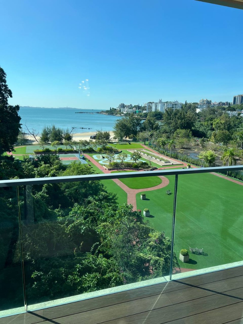 Exclusive estate-level detached house at the seaside 🌴🌊, facing the ocean 🌊🌴. As the only resident, you'll enjoy semi-private beach access with the highest privacy. Only two units left‼️ Price at HK$17,000 per square foot‼️63438902866818114