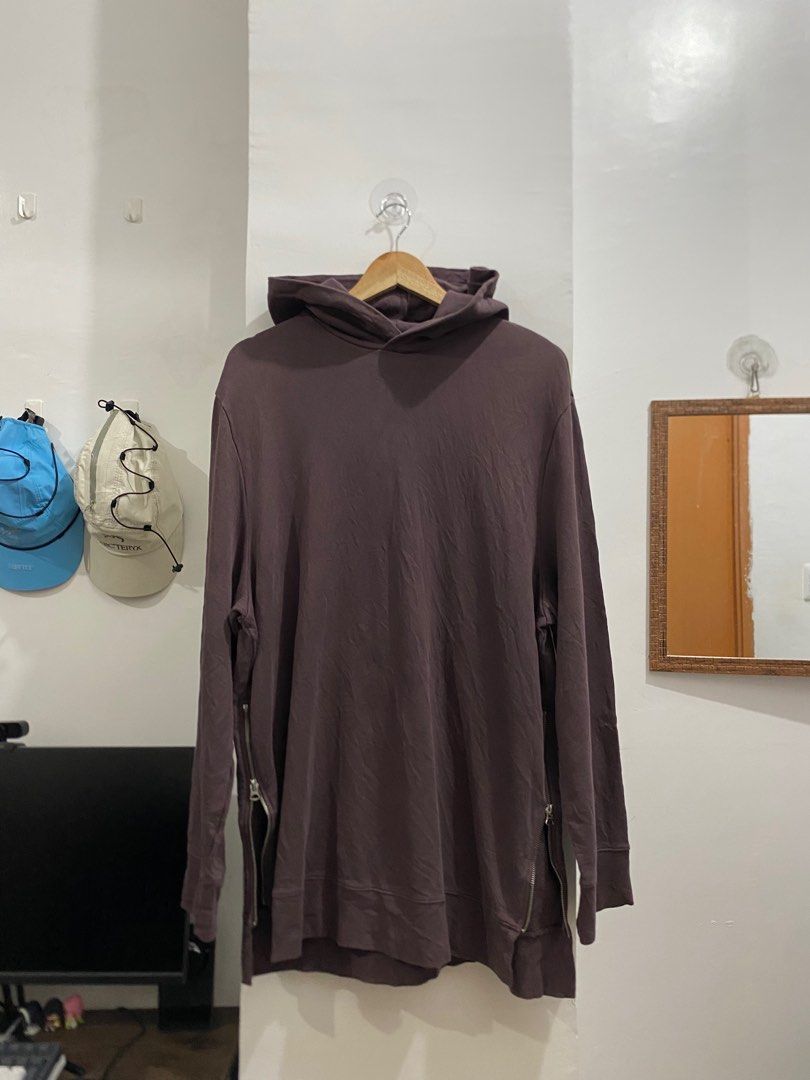 ACNE STUDIOS FANEX PAW 15 ZIPS OVERSIZED JACKET (Category: Luxury Apparel) located in Naga. Submitted by sislovesme (Listing ID 1349837809, Image 1). Description: •9/10 CONDITION •NO FLAWS •SIZE SMALL ON TAG •AUTHENTIC •WIDTH 24 INCHES •LENGHT 31.5 INCHES.