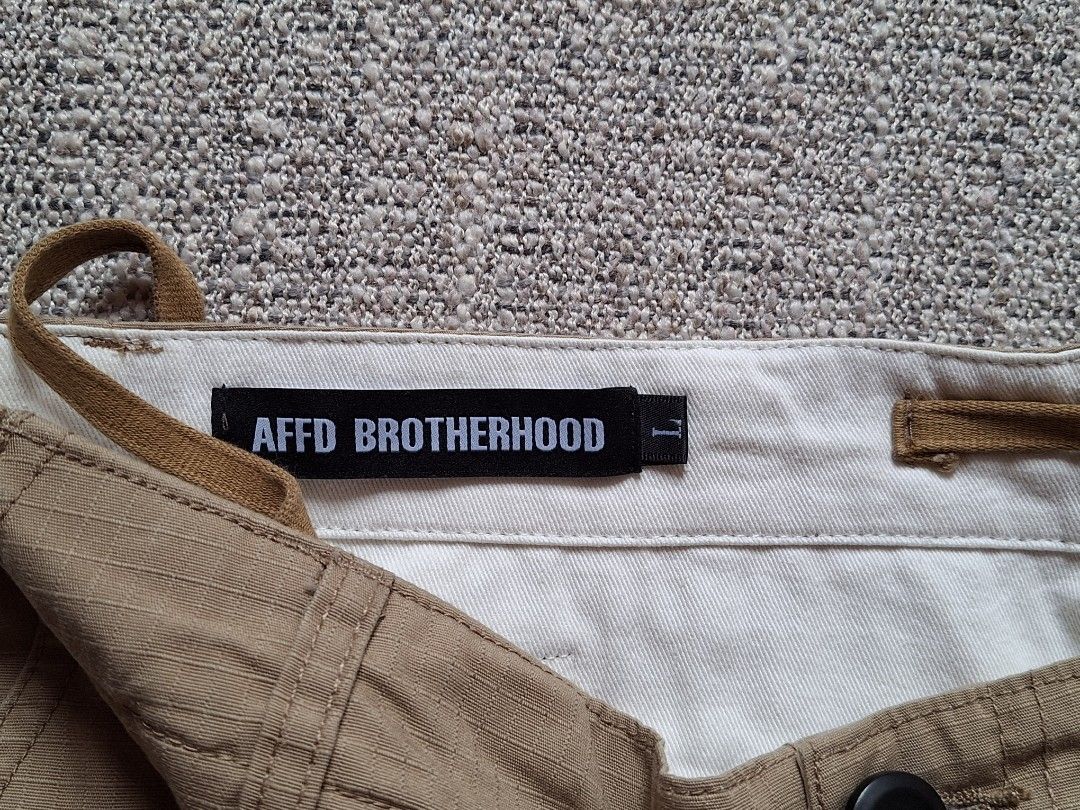 AFFD BROTHERHOOD / Cargo Pants (Category: Joggers) located in Cebu City. Submitted by thehiddengemsbykid (Listing ID 1349829685, Image 2). Description: AFFD BROTHERHOOD Cargo Pants Size : Large Waist - 35/36 Rise - 14.5 Thigh - 13.5 Knee - 9.5 Leg Opening - 7.5 Length - 41 Like new / Condition No issues 1,500 + Sf Thank you..