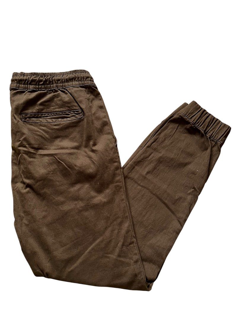 Army green jogger - Pull and bear (Category: Joggers) located in Quezon City. Submitted by vans_online_store (Listing ID 1349856507, Image 3). Description: Brand: Pull and bear Rfs: Declutter Size: Large Fabric: Cotton like, makapal Dimensions in Inches: Width: 32 Length: 37 Semi stretch No issues Preloved clothes Used only twice Can do meet ups around MRT shaw Shipping fee shouldered by the buyer.