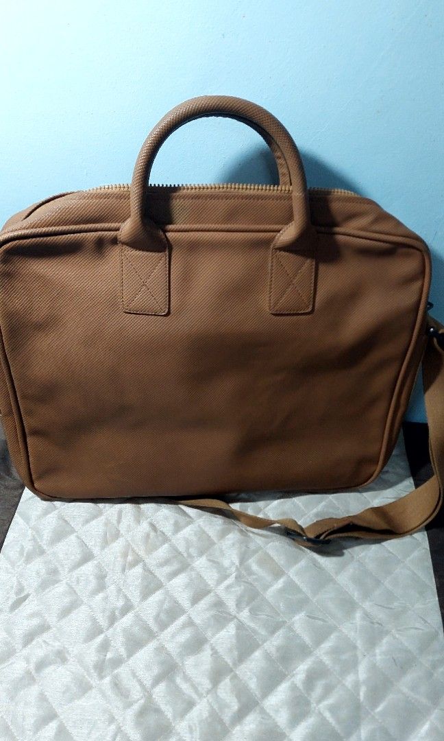 Authentic Bottega Veneta docu bag (Category: Luxury Bags & Wallets) located in Santa Maria. Submitted by mikavillaflor4 (Listing ID 1349847312, Image 3). Description: excellent used condition details posted ukay source authentic.