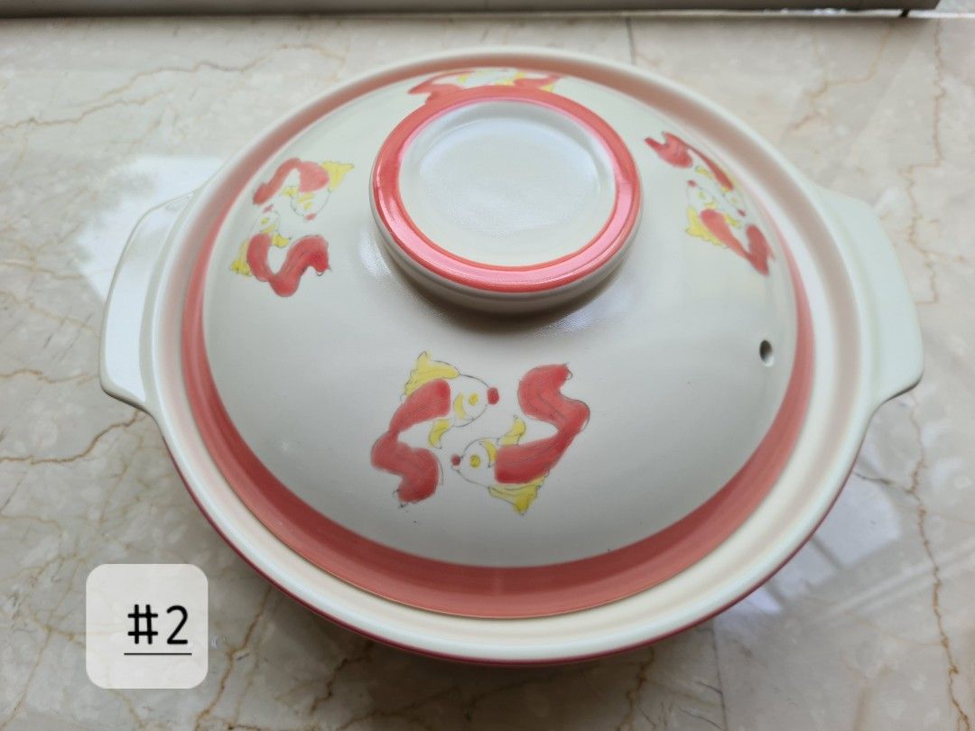 Claypot, 盆菜 pot (Category: Cookware & Accessories) located in Singapore. Submitted by coorstek (Listing ID 1344475002, Image 2). Description: Pen Chai 盆菜 pot, used once only, great for Chinese New Year, 29cm outer diameter, 11cm height (without cover) #2: 28cm outer diameter 9cm height ( without cover) Paynow or cash on meet up at ToaPayoh, Bishan or Serangoon mrt Station.