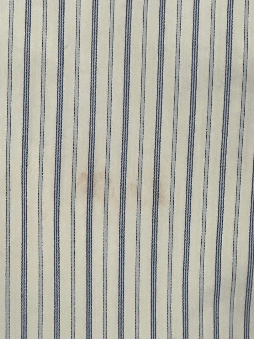 COMME DES GARÇONS SHIRT button down (Category: Tshirts & Polo Shirts ) located in Pasig City. Submitted by commonedit (Listing ID 1349805354, Image 2). Description: Comme Des Garçons Shirt button down. Has a stain. Barely noticeable IRL. See in pics.