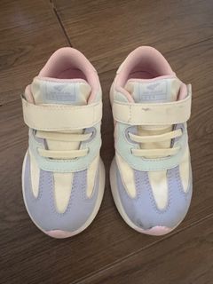 （分類：）位於 。 由 clyfaaaa 提交（商品編號 1349783141，圖片 1）。簡介： 。