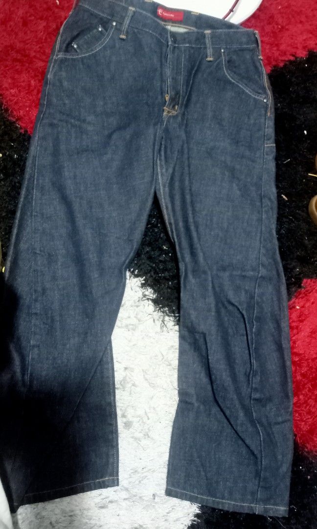 Edwin (Category: Jeans) located in Hulu Selangor. Submitted by azman3579 (Listing ID 1349836259, Image 3). Description: manual size 34x40 kaki dah potong bukan selvedge.
