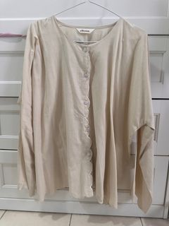 (Category: ) located in . Submitted by aisclearinghercloset (Listing ID 1349842450, Image 1). Description: .