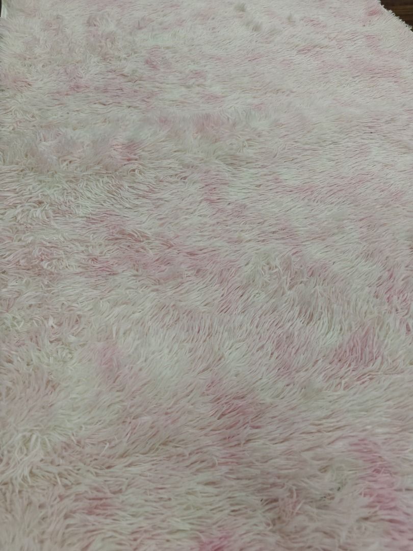 Fluffy pink carpet 100 x 160cm (Category: Carpets, Mats & Flooring) located in Manila. Submitted by beginningofthings (Listing ID 1349799698, Image 3). Description: • Nordic Style carpet for bedroom or living room • Polyester and Wool Blend material • Fluffy and soft carpet hair • Non-slip rubber bottom • Dimensions: 160cm L x 100cm W.