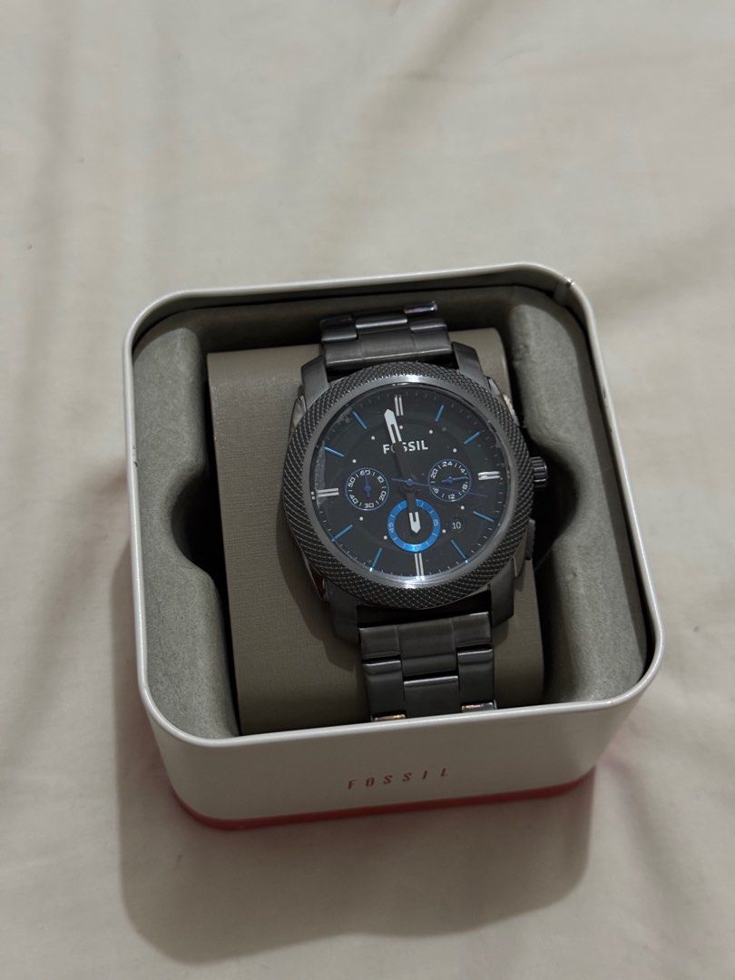 Fossil Machine Chronograph in Smoke Stainless Steel (Category: Men's Watches) located in Quezon City. Submitted by ayabl00p (Listing ID 1349855087, Image 2). Description: - protective cover not removed on dial - pristine condition RFS: need funds.