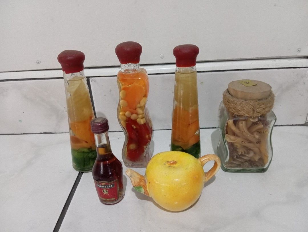 Kitchen decors (Category: Other Kitchenware & Tableware) located in Dasmarinas. Submitted by kei05 (Listing ID 1349815540, Image 2). Description: .