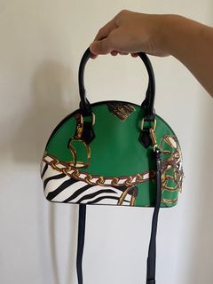 (Category: ) located in . Submitted by kooxshop (Listing ID 1349768123, Image 1). Description: .