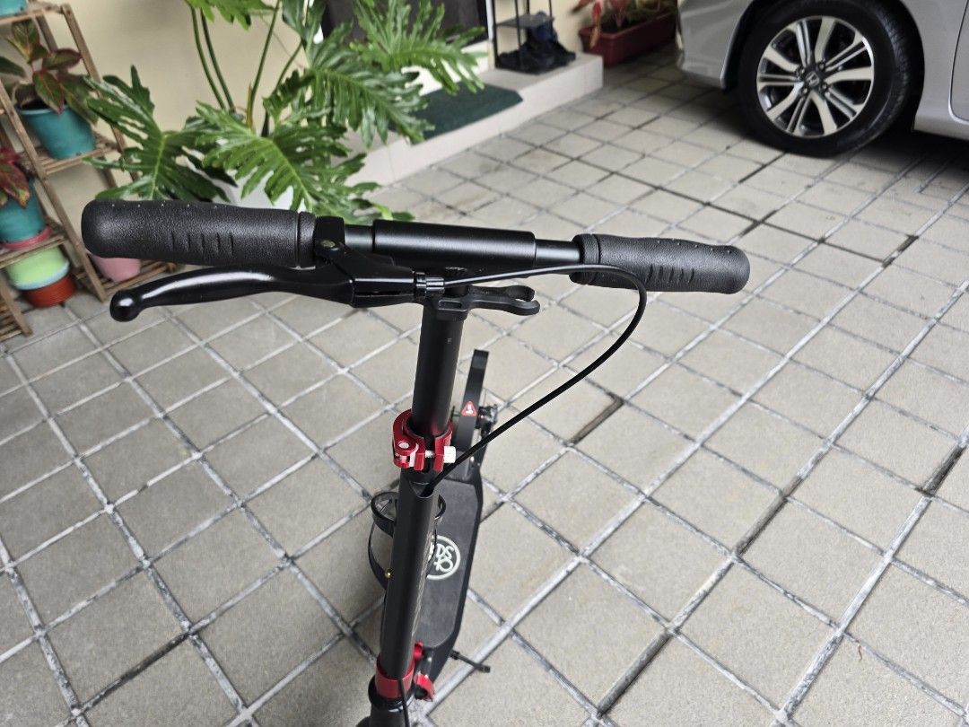 Manual scooter (Category: Other Sports Equipment and Supplies) located in Quezon City. Submitted by jonjonlor (Listing ID 1349771610, Image 1). Description: Selling manual scooter for all ages up to 100 klgs. almost new and still 100% in good condition. Message me if interested 09178804580.