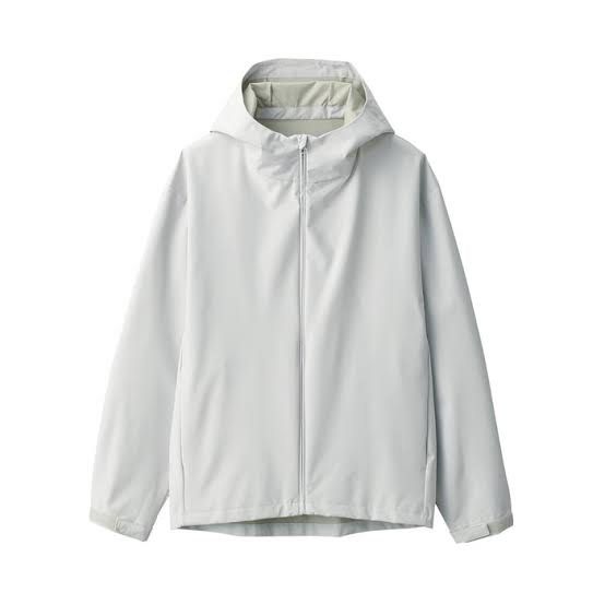 MUJI water repellent hooded jacket (Category: Coats, Jackets and Outerwear) located in Taguig. Submitted by gomdori123095 (Listing ID 1349826632, Image 2). Description: Used only once and realized this was too big for me :(( really nice quality though, originally bought for 1, 950 📍Taguig area.