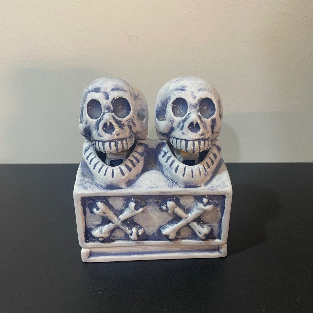 NEIGHBORHOOD BOOZE DUAL SKULL INCENSE CHAMBER, Hobbies & Toys, Memorabilia  & Collectibles, Vintage Collectibles on Carousell