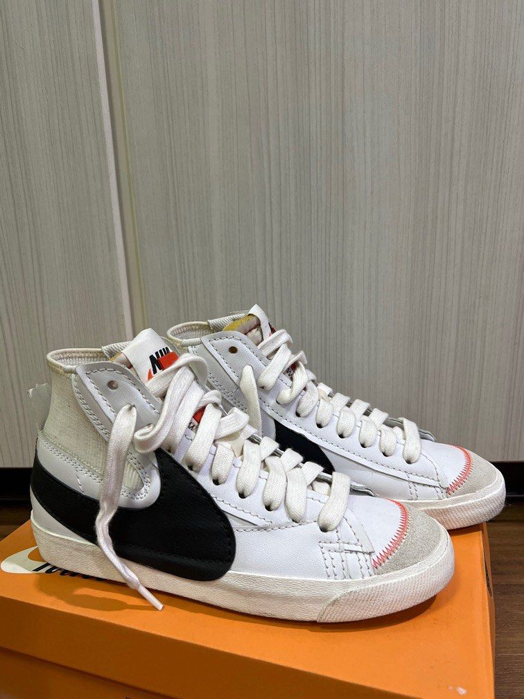 Nike Blazer Mid ‘77 Jumbo (Category: Sneakers) located in Quezon City. Submitted by jpy00 (Listing ID 1349884947, Image 2). Description: Nike Blazer Mid ‘77 Jumbo White/Black-White-Sail Size 9 Worn only once and just stored Just needs some cleaning .