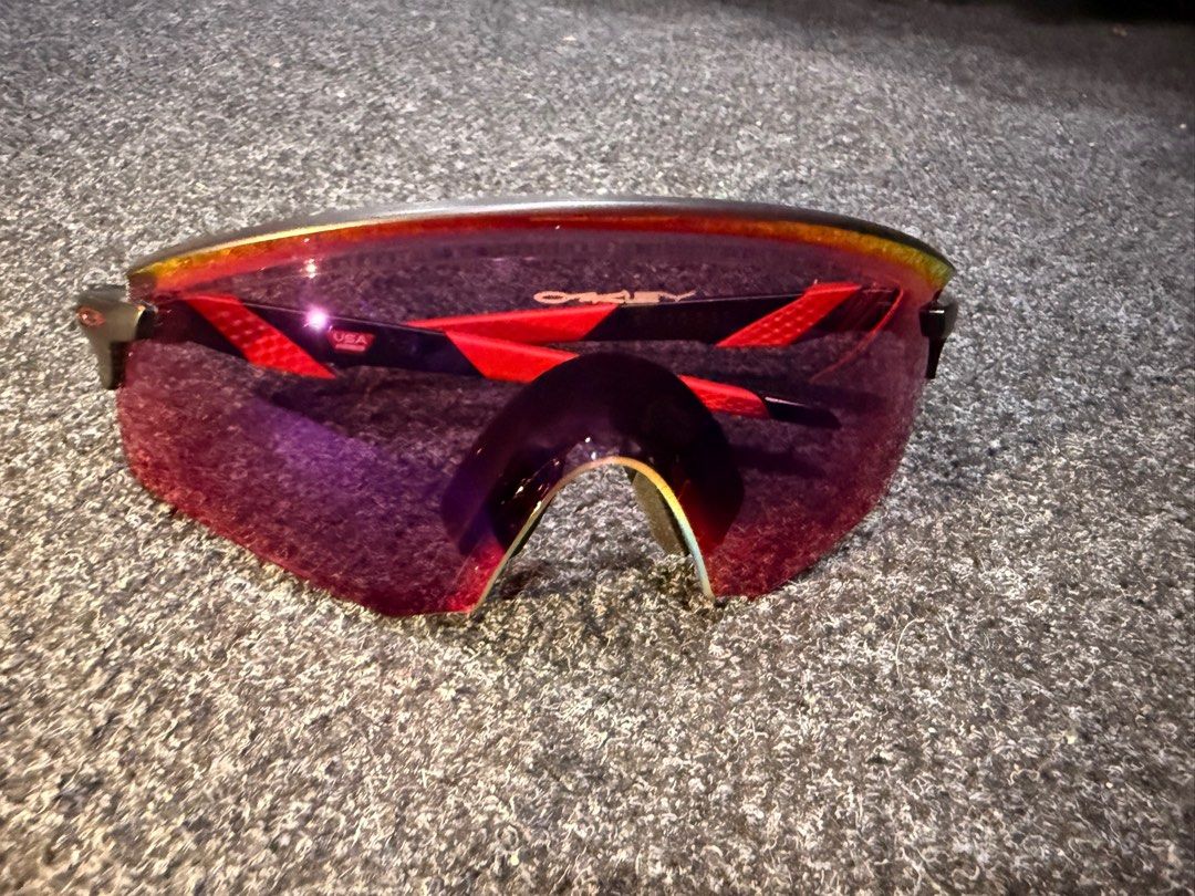 Oakley Encoder (Category: Sunglasses & Eyewear) located in Petaling Jaya. Submitted by edieyahmad (Listing ID 1349883247, Image 1). Description: oakley encorder.