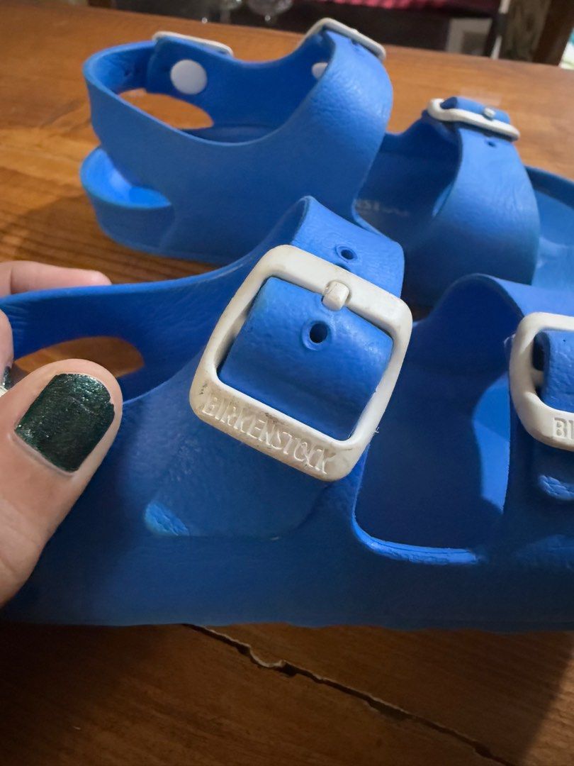 Original Birks Milano (Category: Babies & Kids Fashion) located in Lipa City. Submitted by clacla_28 (Listing ID 1349859961, Image 2). Description: Seldom Use Original price 1990 No heel drug Issue asa pic Euro 29 RFS Outgrown .