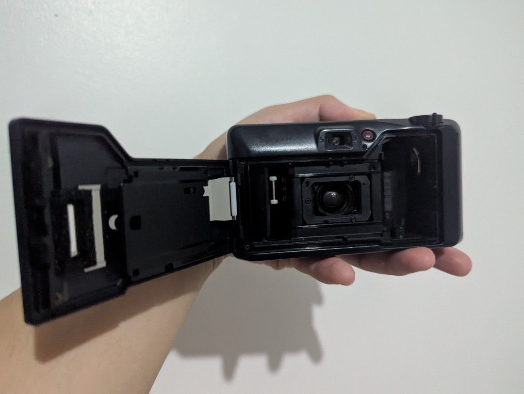 Pentax Espio AF Zoom (Category: Cameras) located in Mandaluyong City. Submitted by cinnameown (Listing ID 1349902380, Image 2). Description: Perfectly working including flash. No molds on the lens. Sample photos included in the post. I used Kodak Gold 200.