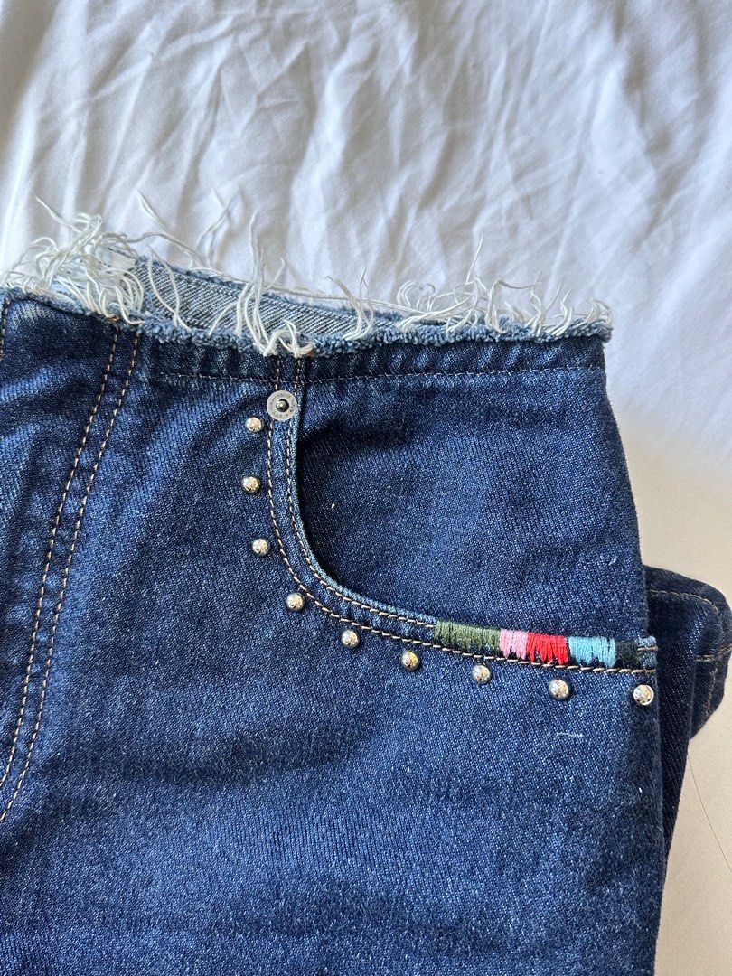 sonia rykel denim midi skirt (Category: Skirts) located in Manila. Submitted by closetcleanupbyces (Listing ID 1349787279, Image 3). Description: fits up 25 -28 waist 💓 bought this at an ig thrift store love the details on this! .