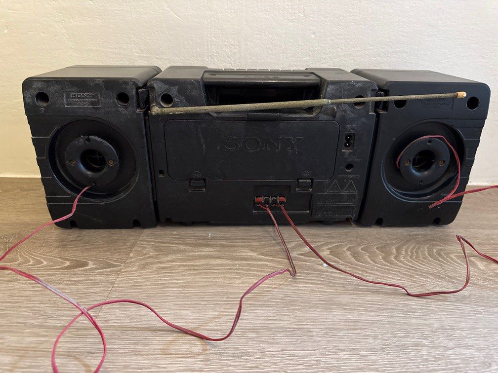 Sony boombox457481180278968321