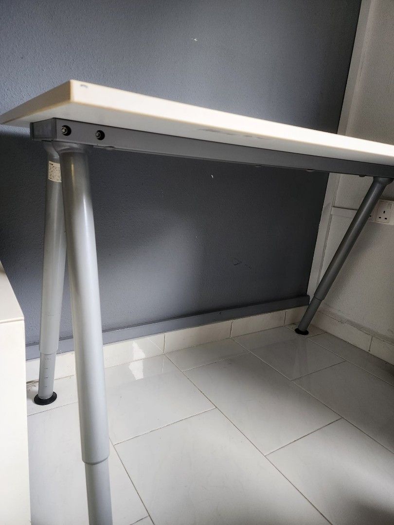Study Table (Category: Tables & Sets) located in Singapore. Submitted by mirandalxt (Listing ID 1349789069, Image 3). Description: Good for study table or as a working desk. 120cm x 60cm x 90cm Drop me a PM if you would like to come down and view it yourself or take measurements! SELF-COLLECTION!.