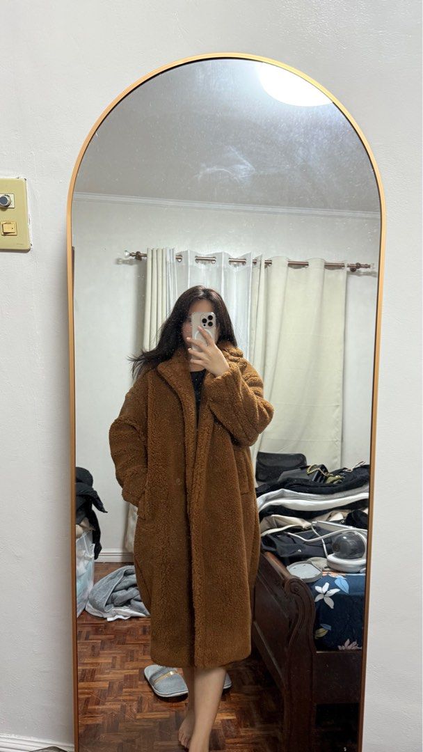 Teddy coat (Category: Coats, Jackets and Outerwear) located in Quezon City. Submitted by beabeys (Listing ID 1349871587, Image 2). Description: Never used No tag Fits medium to XL Super good quality for winter!! Korean brand .