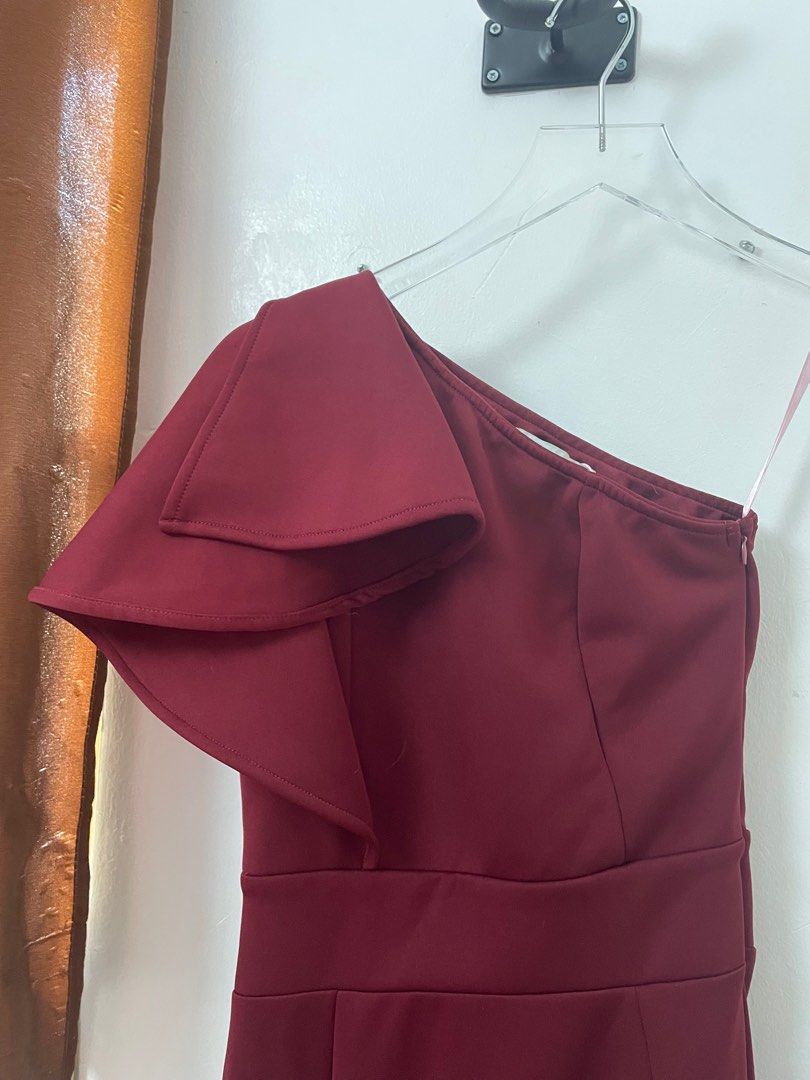 Venus cut evening dress gown (Category: Evening dresses & gowns) located in Taguig. Submitted by binabanesa (Listing ID 1349804491, Image 2). Description: Size is XS Never been worn Formal dress Gown Bridesmaid Prom night JS Prom .