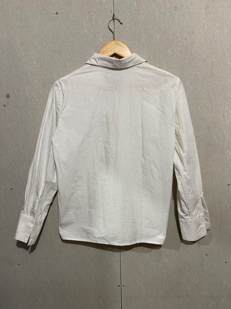 Vintage Christian Dior (Category: Luxury Apparel) located in Lucena. Submitted by pureg0od (Listing ID 1349836922, Image 3). Description: Vintage Christian dior polo slongsleev white (Authentic) Medium 21Width 25Length Excellent condition .