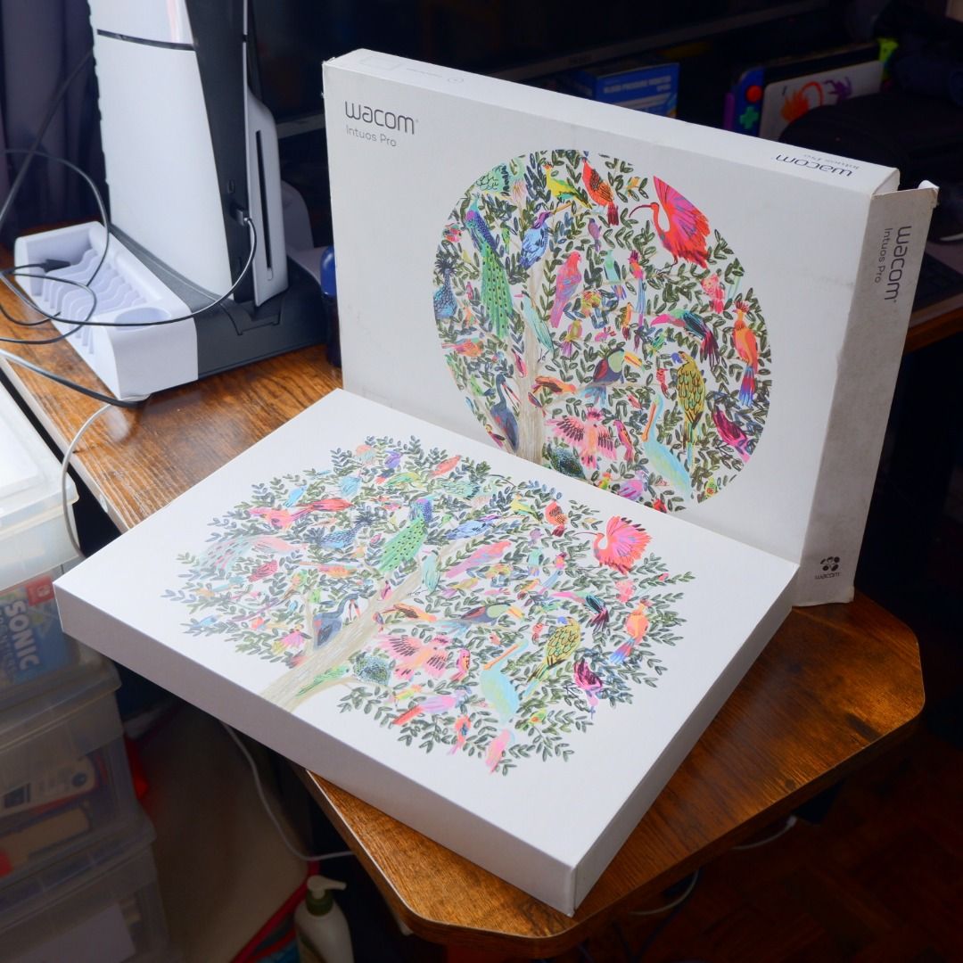 Wacom Intuos Pro (Medium) PTH-660 (Category: Other Gadgets) located in Muntinlupa City. Submitted by zenfish_979dad (Listing ID 1349773928, Image 1). Description: Feature(s)/Detail(s)/Description(s): • Tablet Information - Active Area: 224 x 148 mm / 8.7 x 5.8 in • Wacom Pro Pen 2 (battery-free) - Pressure-sensitive, Cordless - 5080 lpi - Patented Electromagnetic Resonance Method • 2m (6.6ft) USB cable • Quick Start Guide • Connectivity - USB to 